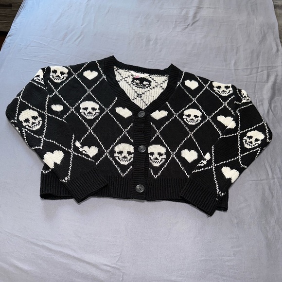 No Boundaries - Women’s - Button Up - Skull - Sweater - Picture 2 of 6